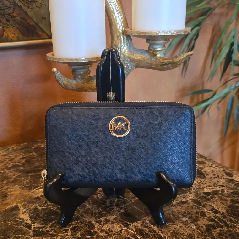 Michael Kors Black Wallet with Gold Logo - Picture 12 of 13